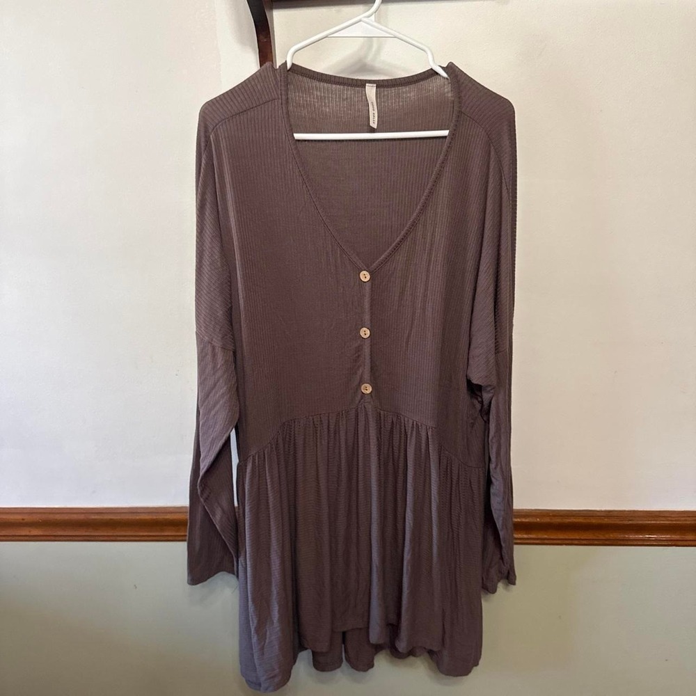 Coco Kelly brown long sleeve Babydoll tunic. Size 2X plus